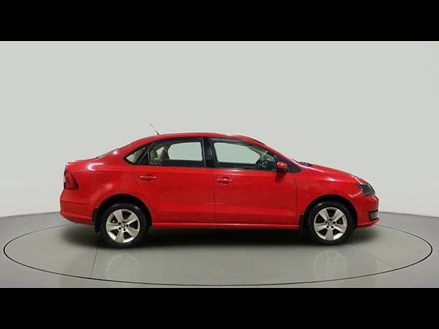 Used Skoda Rapid Style 1.6 MPI in Mumbai