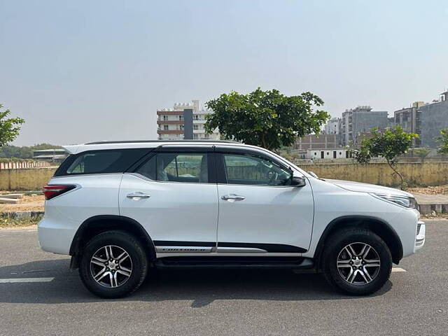 Used Toyota Fortuner 4X2 AT 2.8 Diesel in Delhi