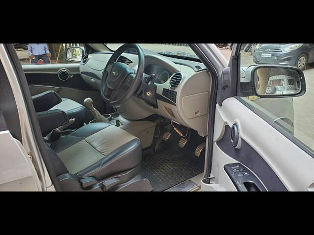 Used Mahindra NuvoSport N8 AMT in Pune