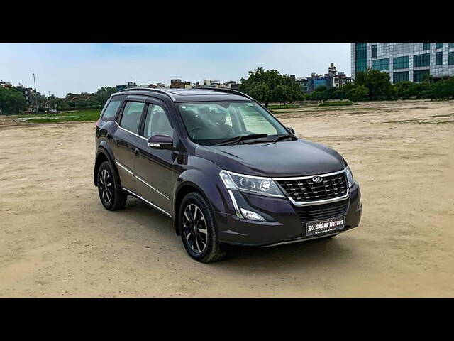 Used Mahindra XUV500 W11 AT in Delhi