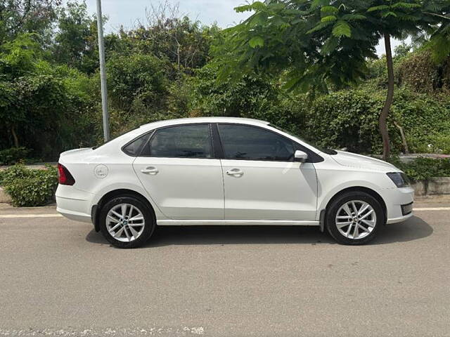 Used Skoda Rapid Style 1.6 MPI AT in Hyderabad