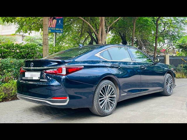 Used Lexus ES 300h Luxury in Mumbai