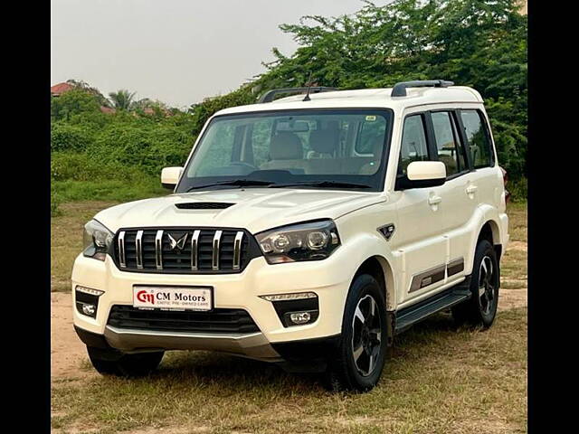 Used Mahindra Scorpio S11 MT 7S CC in Ahmedabad