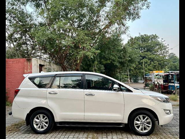 Used Toyota Innova Crysta [2016-2020] 2.4 V Diesel in Delhi