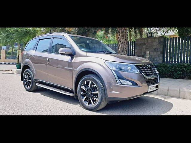 Used Mahindra XUV500 W11 AT in Delhi