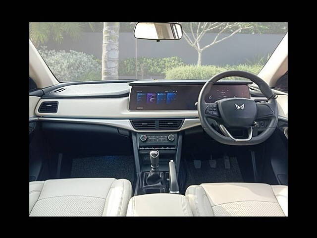 Used Mahindra XUV700 AX 5 Petrol MT 7 STR [2021] in Delhi