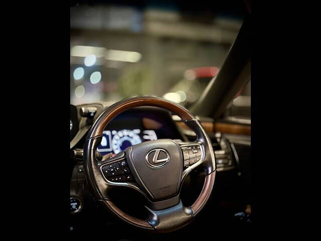 Used Lexus ES 300h Luxury in Gurgaon