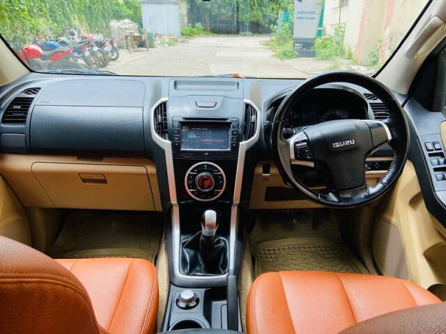 Used Isuzu D-Max V-Cross [2016-2018] 4x4 in Delhi