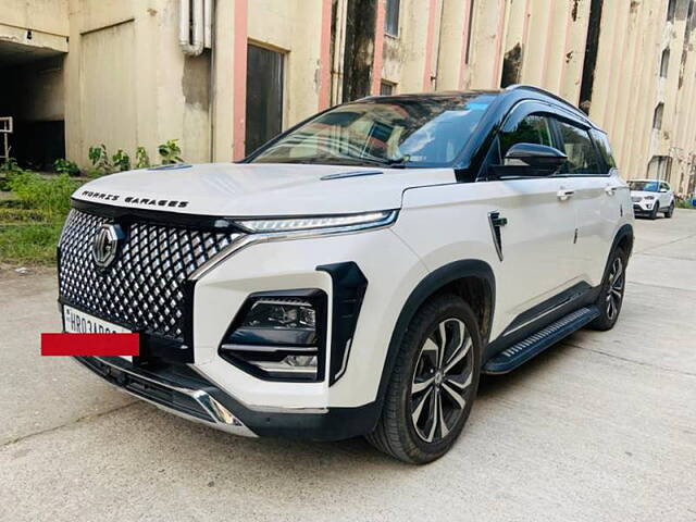 Used MG Hector Plus Savvy Pro 1.5 Turbo Petrol CVT 6 STR Dual Tone in Delhi