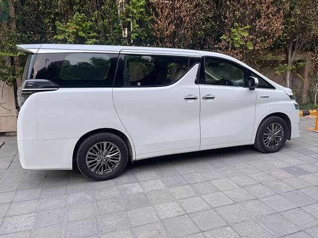 Used Toyota Vellfire VIP – Executive Lounge in Delhi