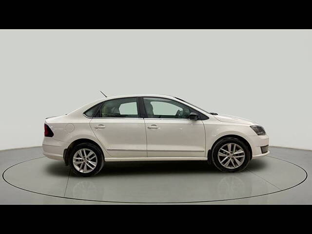 Used Skoda Rapid Style 1.6 MPI in Delhi