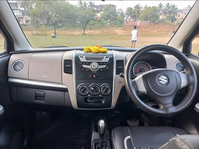 Used Maruti Suzuki Wagon R 1.0 [2014-2019] VXI AMT in Kolhapur