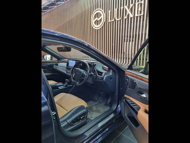 Used Lexus ES 300h Luxury in Bangalore