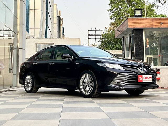 Used Toyota Camry Hybrid in Noida