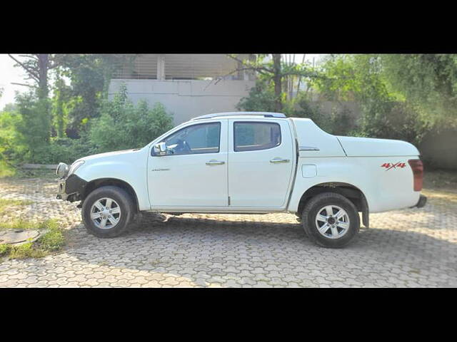 Used Isuzu D-Max V-Cross [2016-2018] 4x4 in Ahmedabad