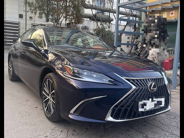 Used Lexus ES 300h Luxury in Delhi