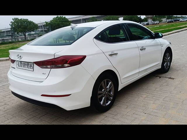 Used Hyundai Elantra SX (O) 2.0 AT in Ahmedabad