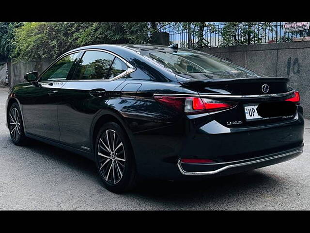 Used Lexus ES 300h Luxury in Delhi