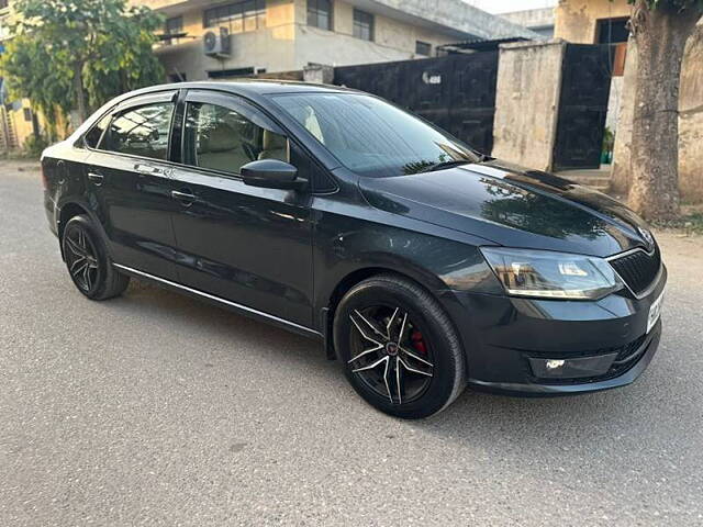 Used Skoda Rapid Ambition 1.5 TDI AT in Chandigarh