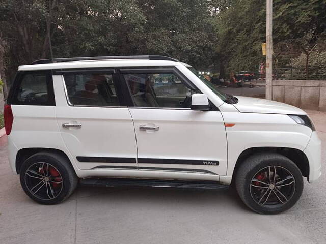 Used Mahindra TUV300 T10 in Delhi