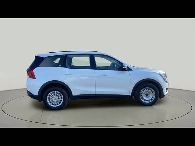 Used Mahindra XUV700 MX Petrol MT 5 STR [2021] in Surat