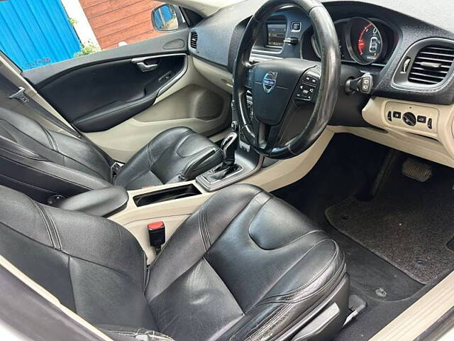 Used Volvo V40 [2016-2019] D3 Kinetic in Hyderabad