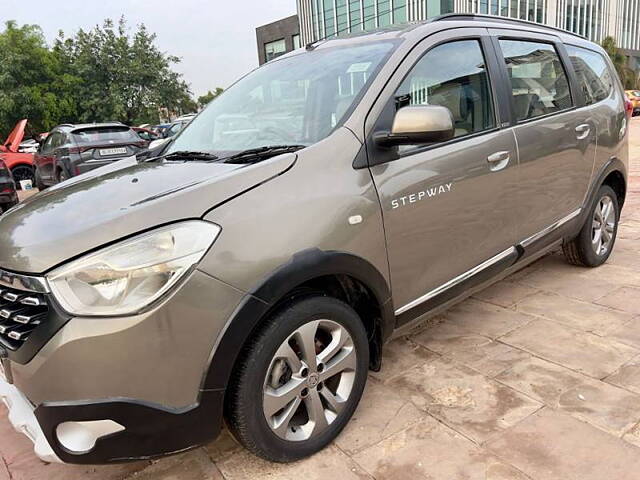 Used Renault Lodgy 110 PS RXZ 7 STR STEPWAY [2015-2016] in Delhi