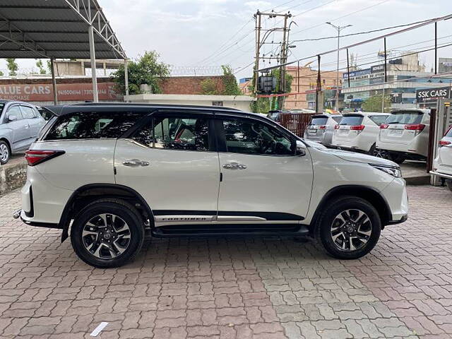 Used Toyota Fortuner Legender 2.8 4X2 AT in Lucknow