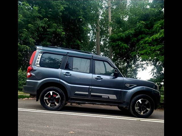 Used Mahindra Scorpio S11 MT 7S in Delhi