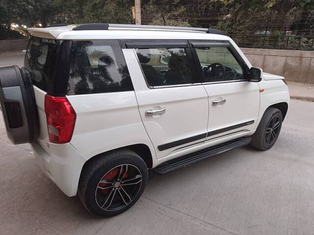 Used Mahindra TUV300 T10 in Delhi