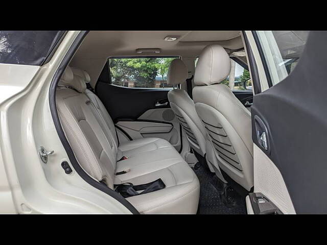 Used Mahindra XUV300 [2019-2024] W8 (O) 1.5 Diesel AMT in Pune