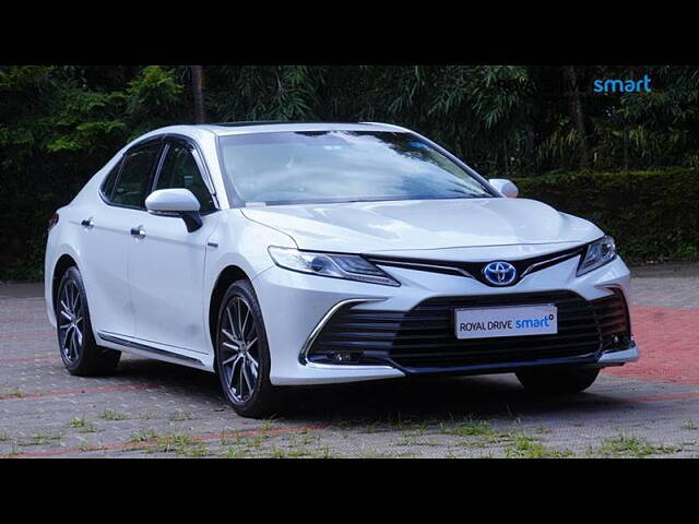 Used Toyota Camry Hybrid in Kochi