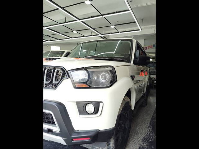 Used Mahindra Scorpio [2014-2017] S8 1.99 [2016-2017] in Varanasi