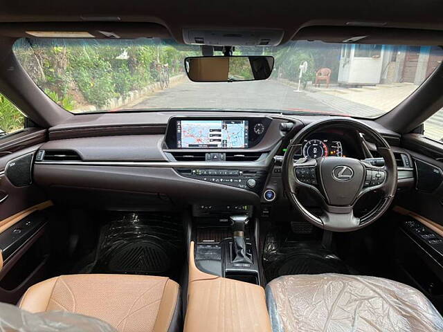 Used Lexus ES 300h Luxury in Gurgaon