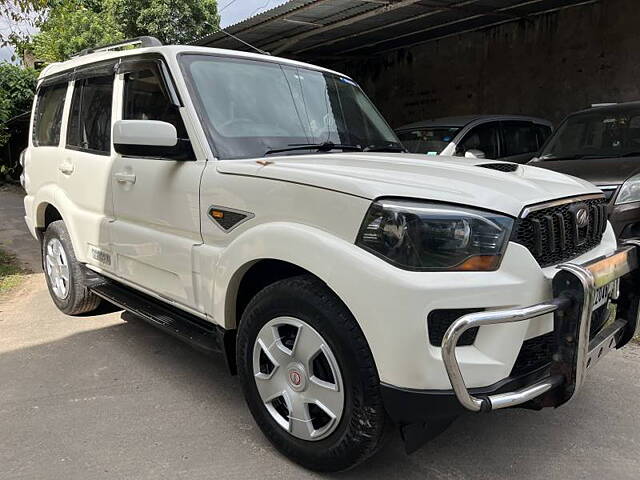 Used 2017 Mahindra Scorpio in Kolkata