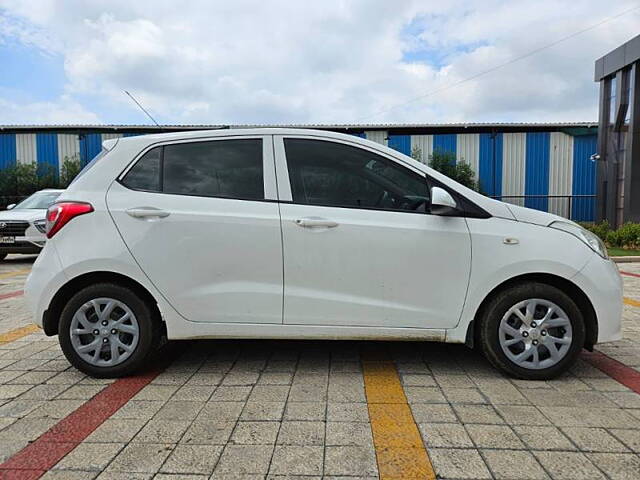 Used Hyundai Grand i10 Sportz 1.2 Kappa VTVT Dual Tone in Kolhapur