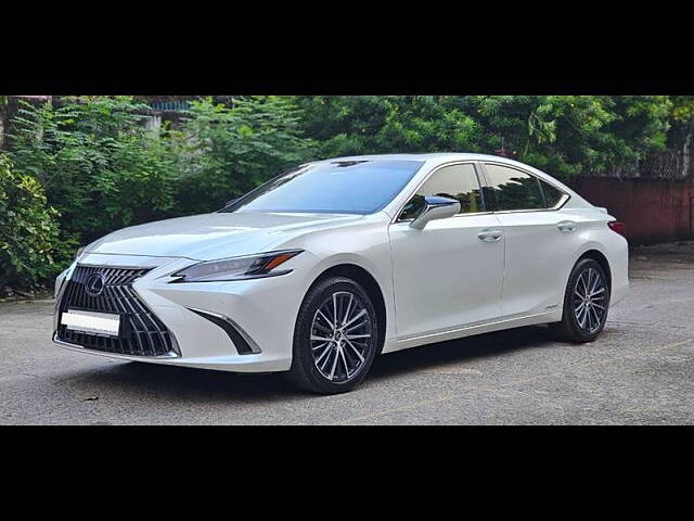 Used Lexus ES 300h Luxury in Delhi