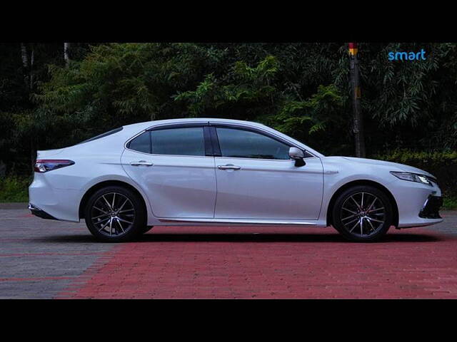 Used Toyota Camry Hybrid in Kochi