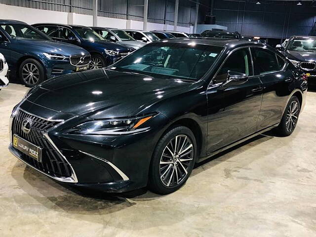 Used Lexus ES 300h Luxury in Hyderabad