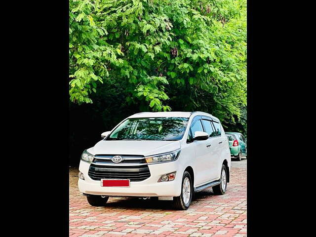 Used Toyota Innova Crysta [2016-2020] 2.4 G 7 STR [2016-2017] in Lucknow