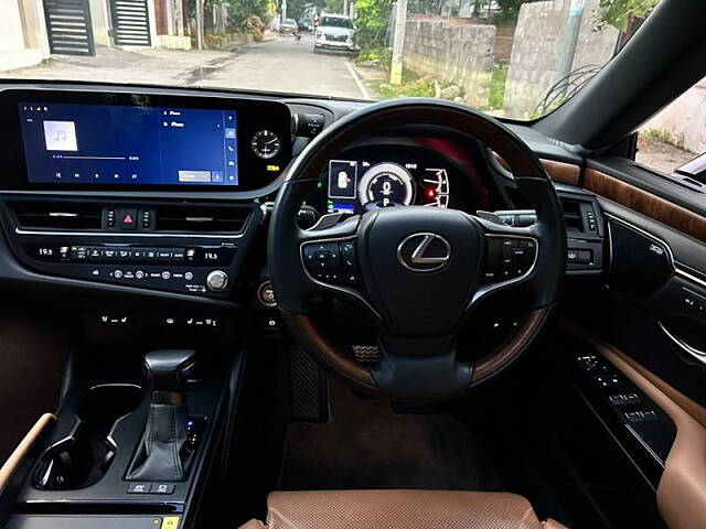 Used Lexus ES 300h Luxury in Hyderabad