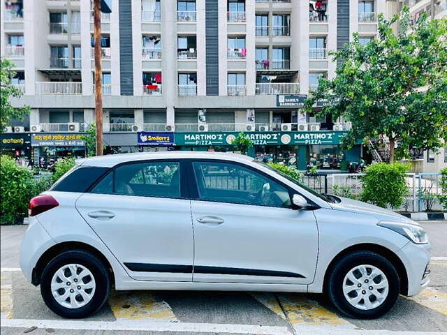 Used Hyundai Elite i20 [2019-2020] Sportz Plus 1.4 CRDi Dual Tone in Surat