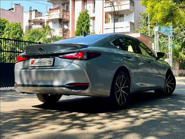 Used Lexus ES 300h Exquisite in Delhi