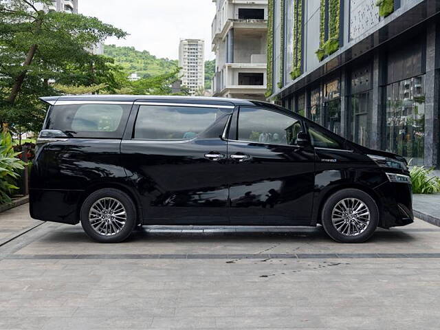 Used Toyota Vellfire VIP – Executive Lounge in Pune