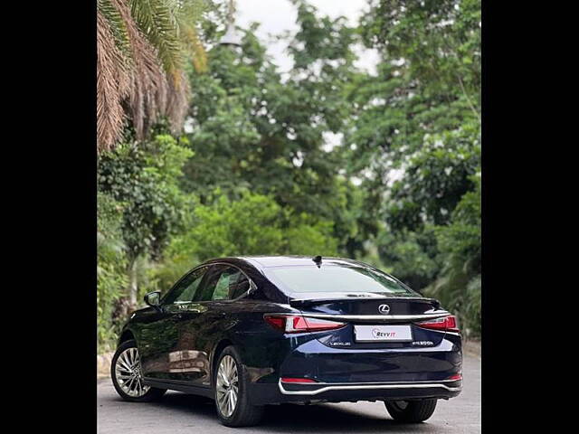 Used Lexus ES 300h Luxury in Gurgaon