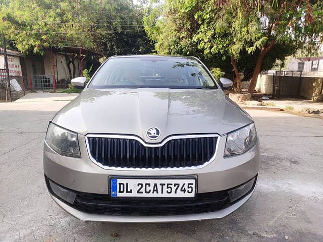 Used 2015 Skoda Octavia in Delhi