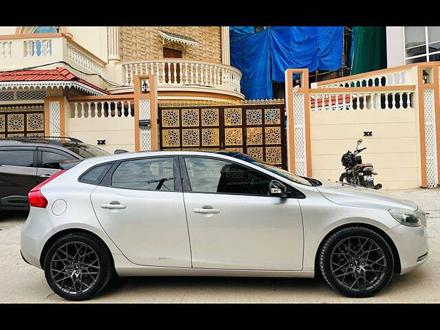 Used Volvo V40 [2016-2019] D3 Kinetic in Hyderabad