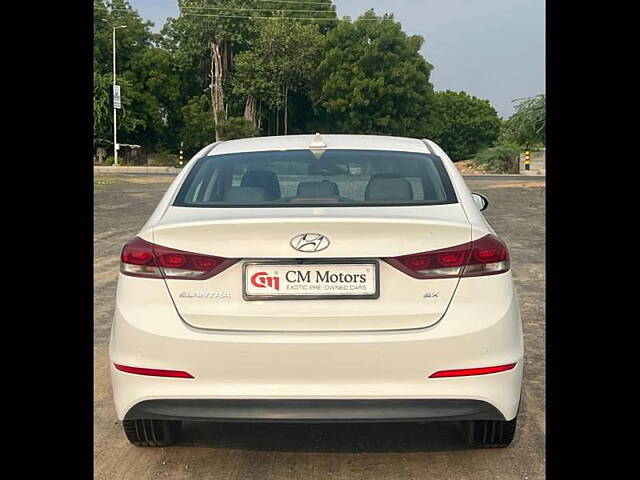 Used Hyundai Elantra SX (O) 2.0 AT in Ahmedabad