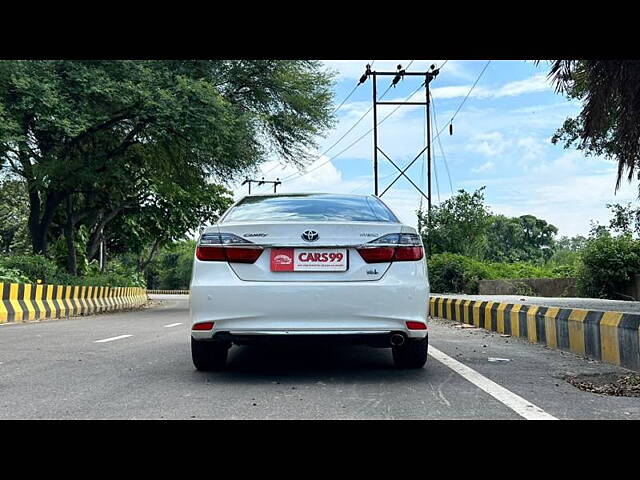 Used Toyota Camry Hybrid in Noida