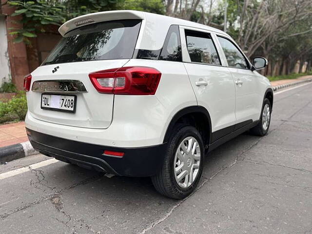 Used Maruti Suzuki Brezza LXi in Delhi